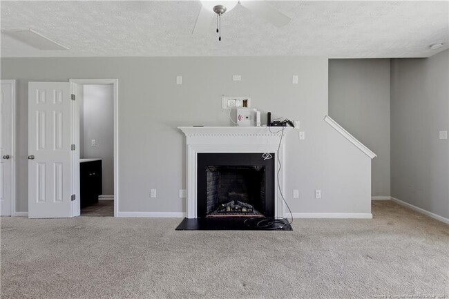 Building Photo - 142 Collinwood Dr