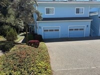 Building Photo - 1445 Seacrest Ln