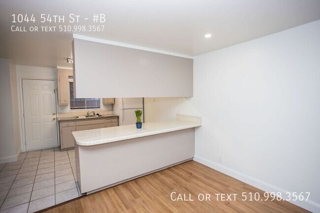 Building Photo - 1044 54th St