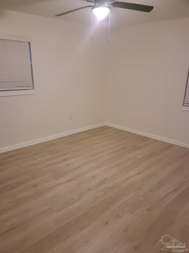 Building Photo - 207 Hart Dr