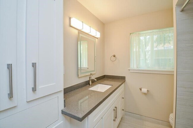 Building Photo - 8330 Waterbury Dr