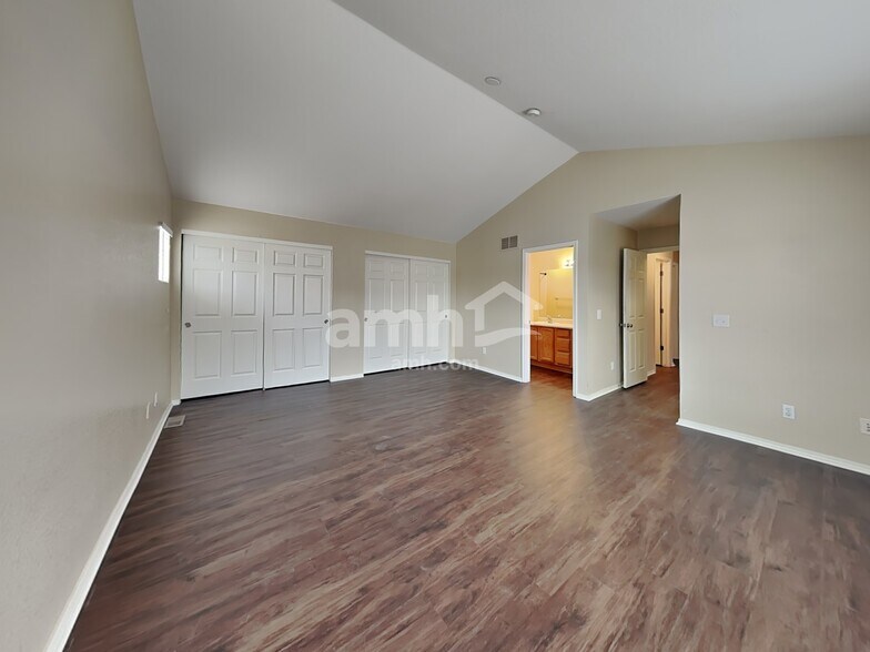 Building Photo - 1373 S Quintero Way