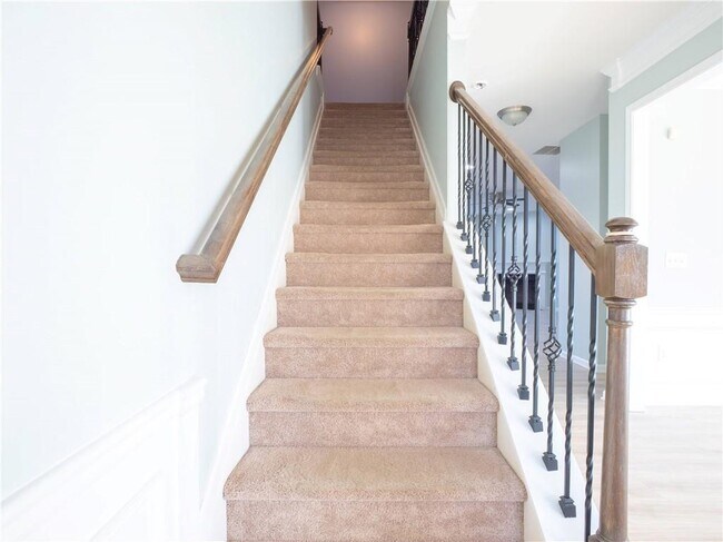 Building Photo - 4550 Farmstead Dr