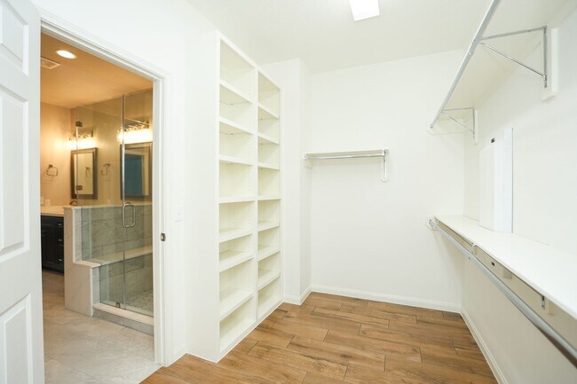 Building Photo - 10330 Sablebrook Ln