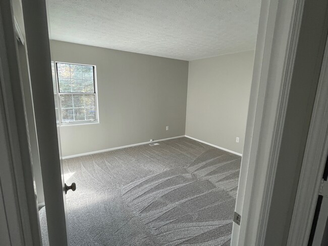 Building Photo - 5088 Dalmeny Ct