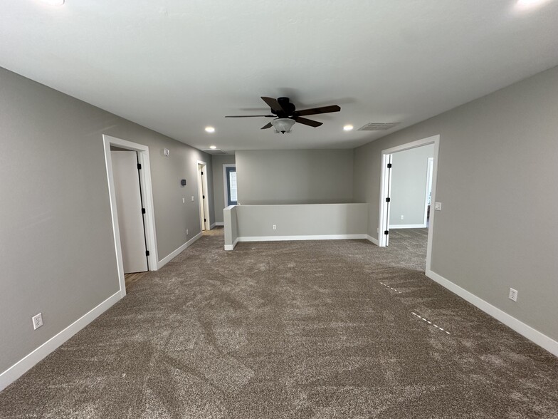 Building Photo - 10992 W Manzanita Dr