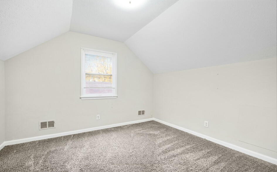 2nd Floor Bedroom 1 - 4508 Murphy Ln