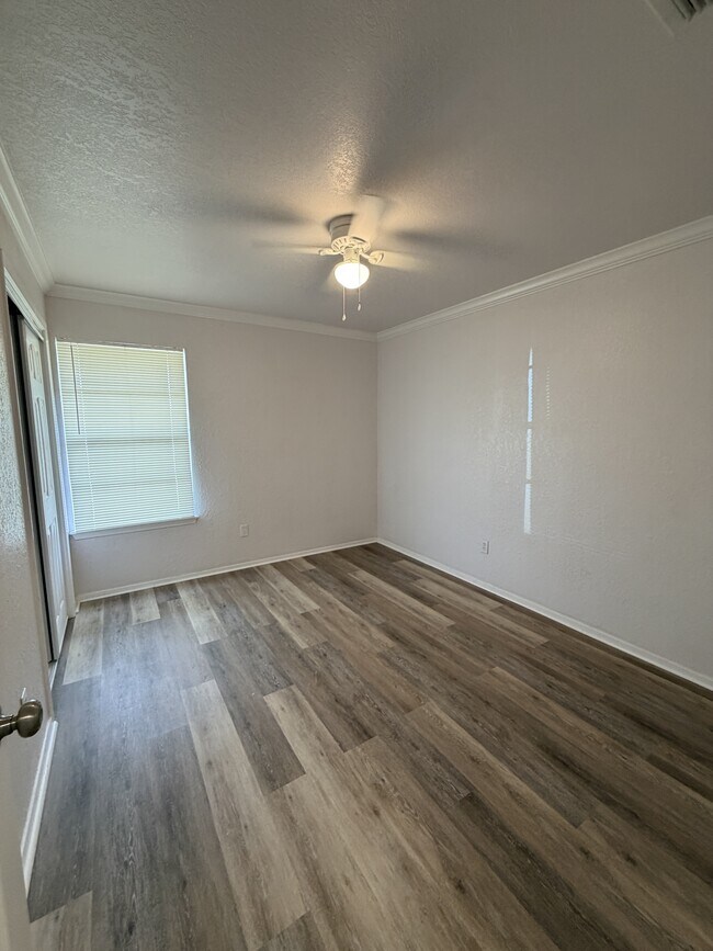 Building Photo - 7326 New Brunswick Dr