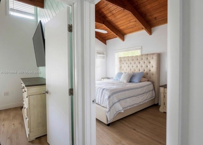 Building Photo - 130 Gumbo Limbo Dr