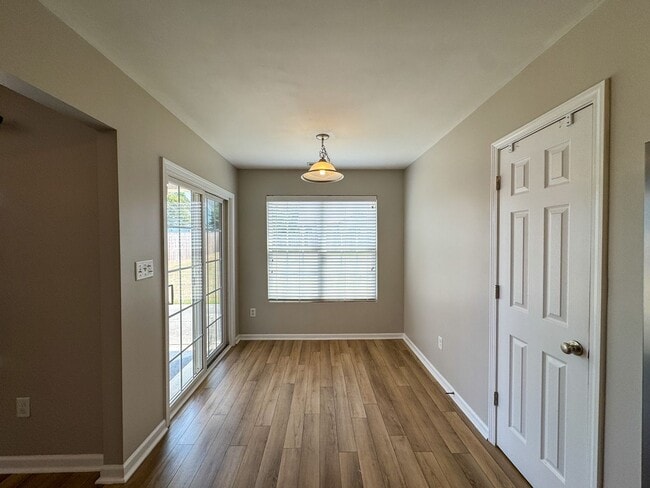 Building Photo - Charming 3 Bed 2 Bath Home in Hope Mills