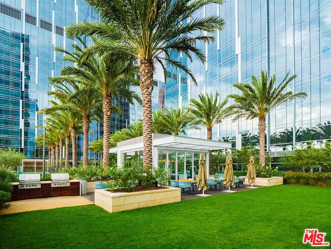 Building Photo - 877 Francisco St