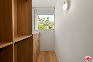 Building Photo - 8787 Shoreham Dr