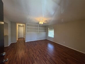 Building Photo - 312 S Poplar St