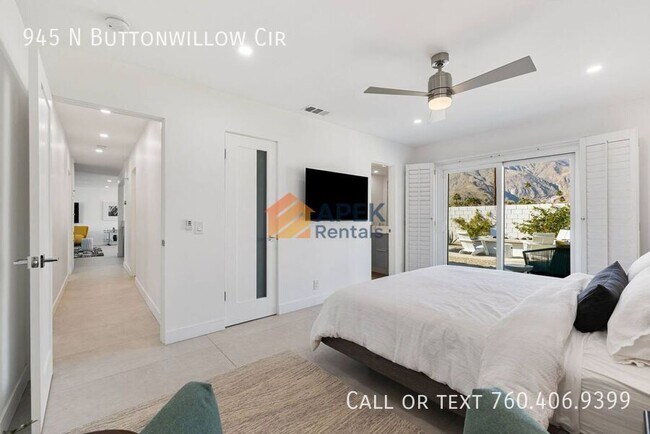 Building Photo - 945 N Buttonwillow Cir