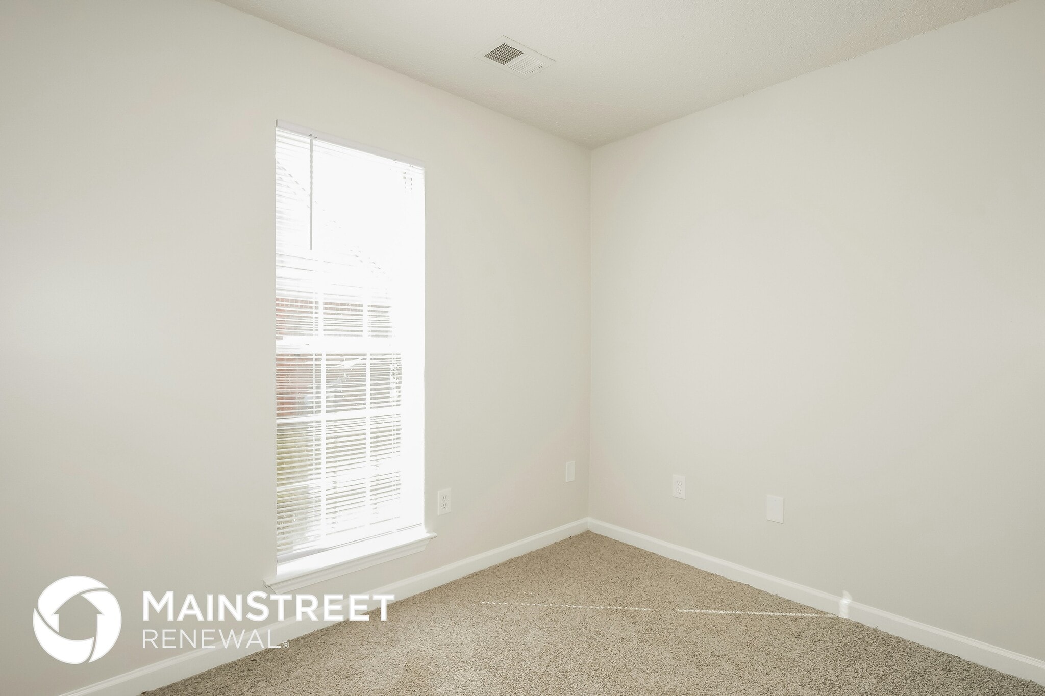 Building Photo - 8254 Manhatten Dr