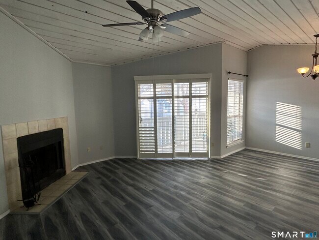 Building Photo - 82 Crown Knoll Ct