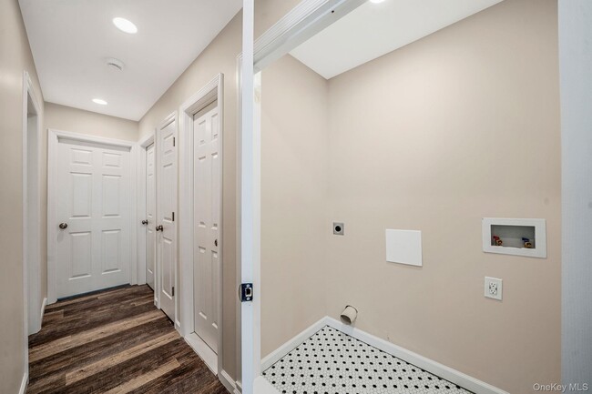 Building Photo - 18A Broadway