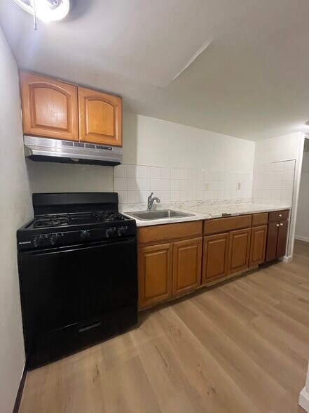 Primary Photo - 4706 104th St