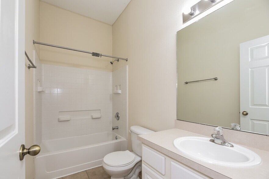 Building Photo - 13478 Sunstone St
