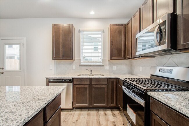 Building Photo - 21915 Grand Majestic Dr