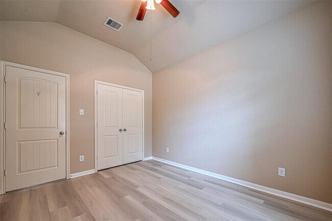 Building Photo - 18302 Red Oak Manor Ln