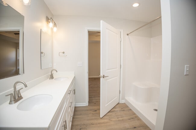 Building Photo - 834 El Dorado Dr