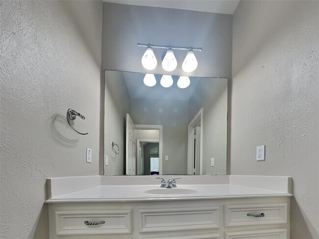 Building Photo - 6855 Tournament Dr