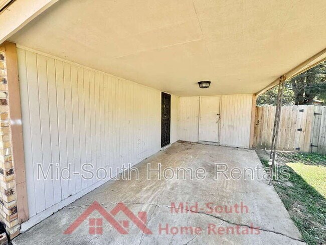 Building Photo - 1185 Deer Trail Ln