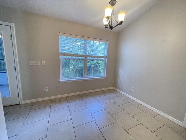 Building Photo - 728 Riva Ridge Dr