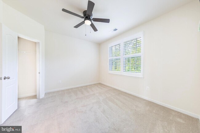Building Photo - 7640 Knotting Hl Ln
