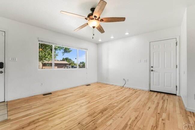 Building Photo - ALL PROSPECTIVE TENANTS MUST SUBMIT A $58 NON-REFUNDABLE APPLICATION FEE PER APPLICANT ONLINE AND...