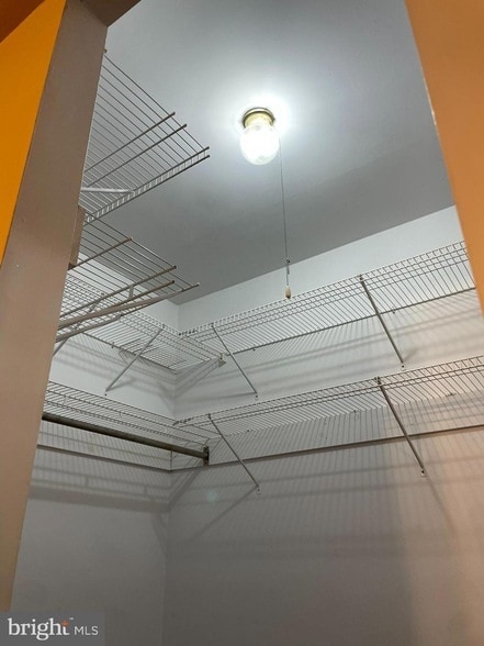 Building Photo - 275 Green St