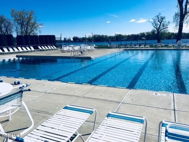 Building Photo - 2 Horizon Dr