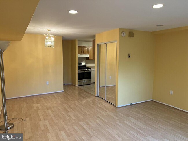 Building Photo - 9926 Haldeman Ave