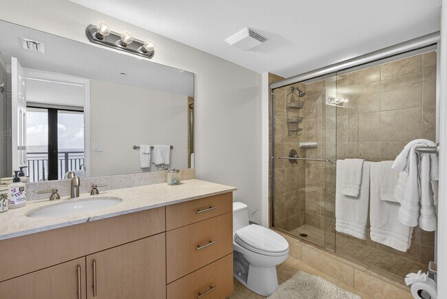 Building Photo - 3000 N Ocean Dr