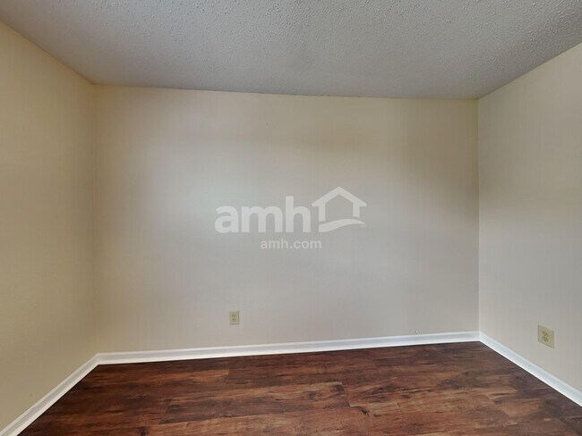 Building Photo - 10350 Lee Stewart Ln