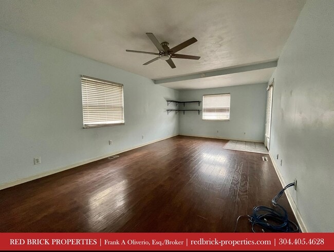 Building Photo - 912 Gaston Ave