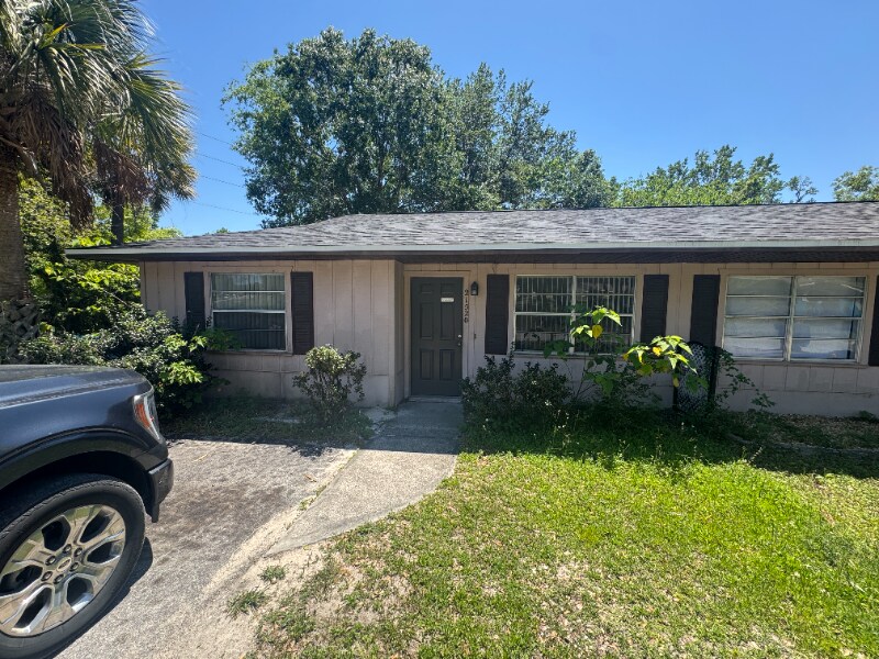 Building Photo - 21520 Campbell Dr