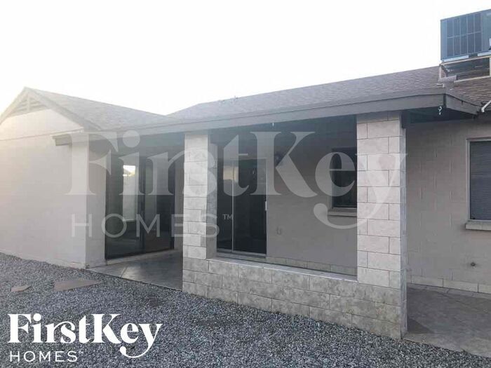 Building Photo - 907 W Kerry Ln
