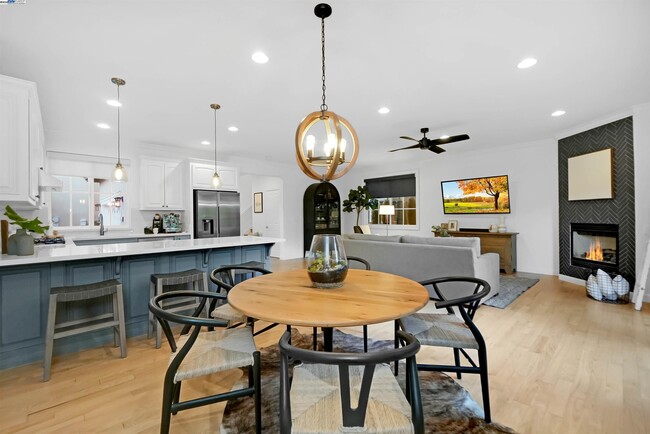 Building Photo - 4 Hardy Ct