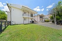 Building Photo - 1313 E 52nd St