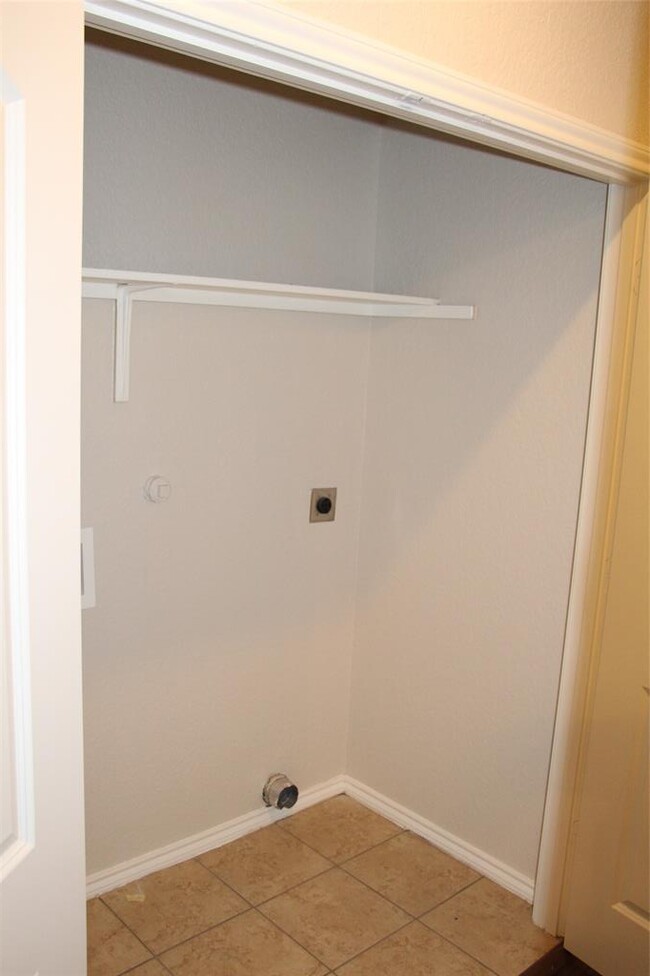 Building Photo - 578 Creekside Cir