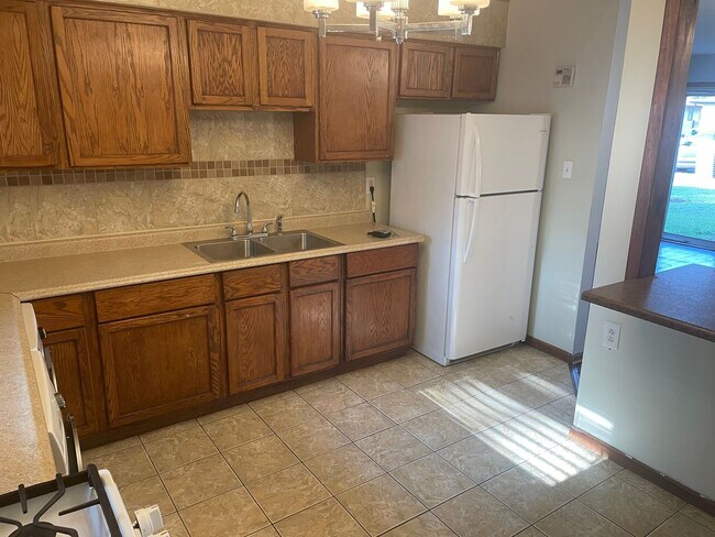 Building Photo - Charming Home on Gary West Side with Garage