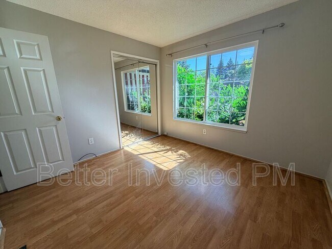 Building Photo - 1713 Mariposa Dr