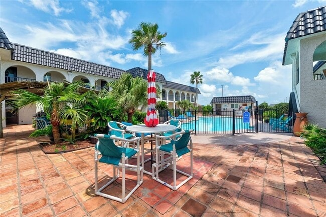 Building Photo - 14921 Windward Dr