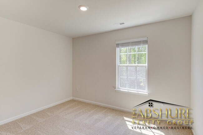 Building Photo - 52 Pink Dogwood Wy