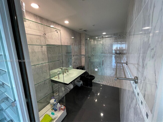 Building Photo - 335 S Biscayne Blvd