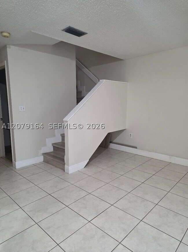 Building Photo - 15425 SW 74th Cir Ct