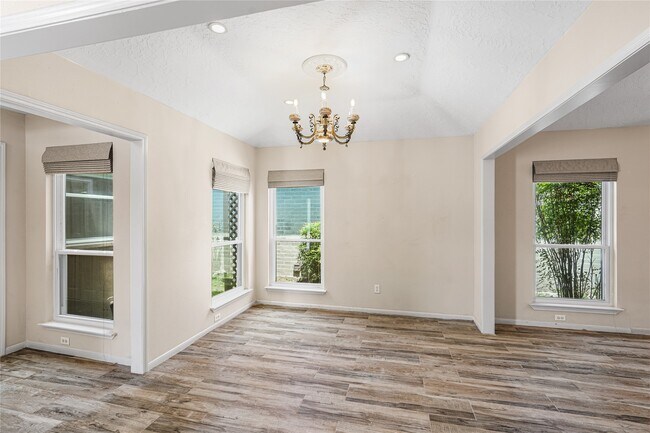 Building Photo - 1516 Beaconshire