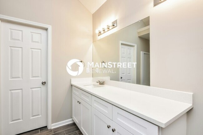 Building Photo - 4 Bedroom Pet-Friendly Home in COVINGTON, GA with Main Street Renewal